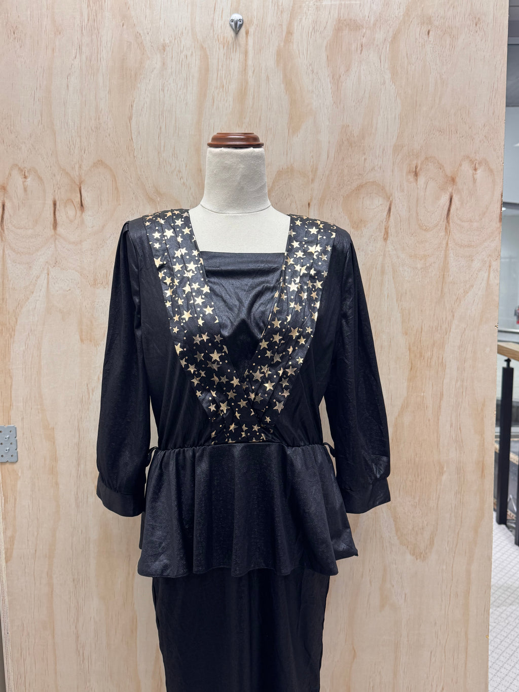 80s black star v- neck dress
