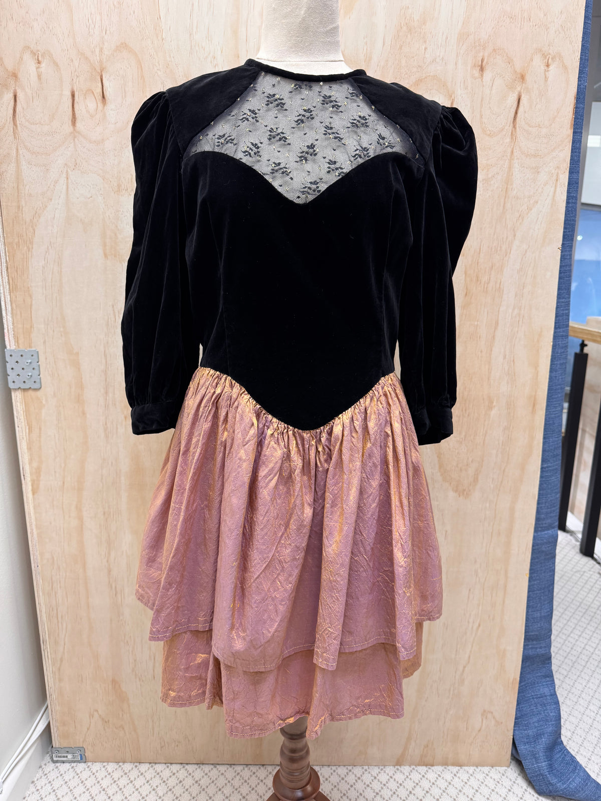 80s 3/4 sleeve mini dress