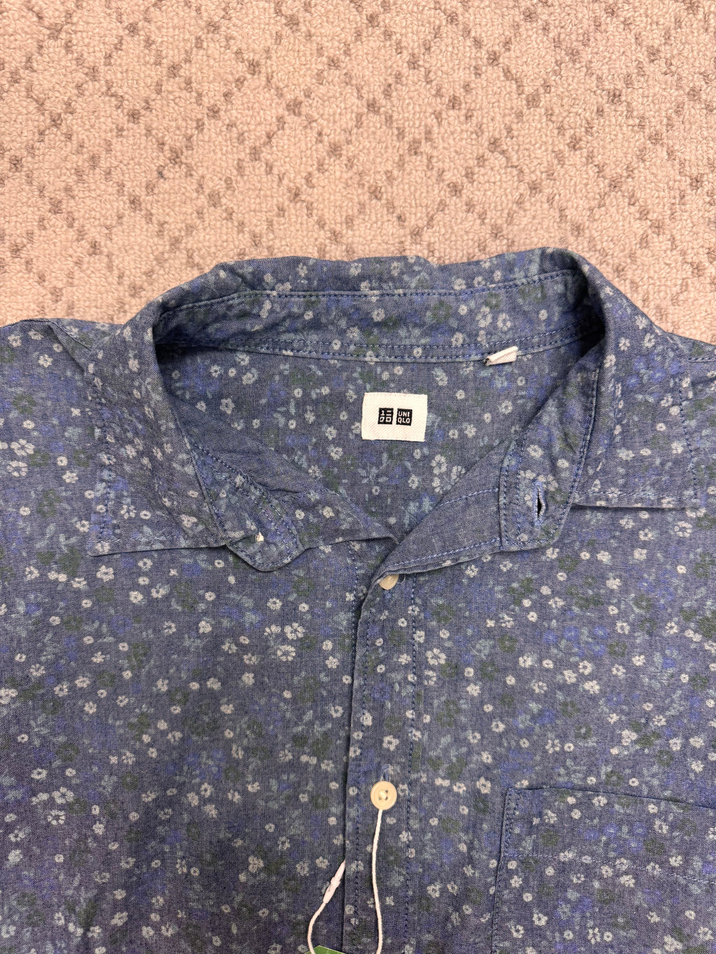 Dress Shirt - Uniqlo - Large