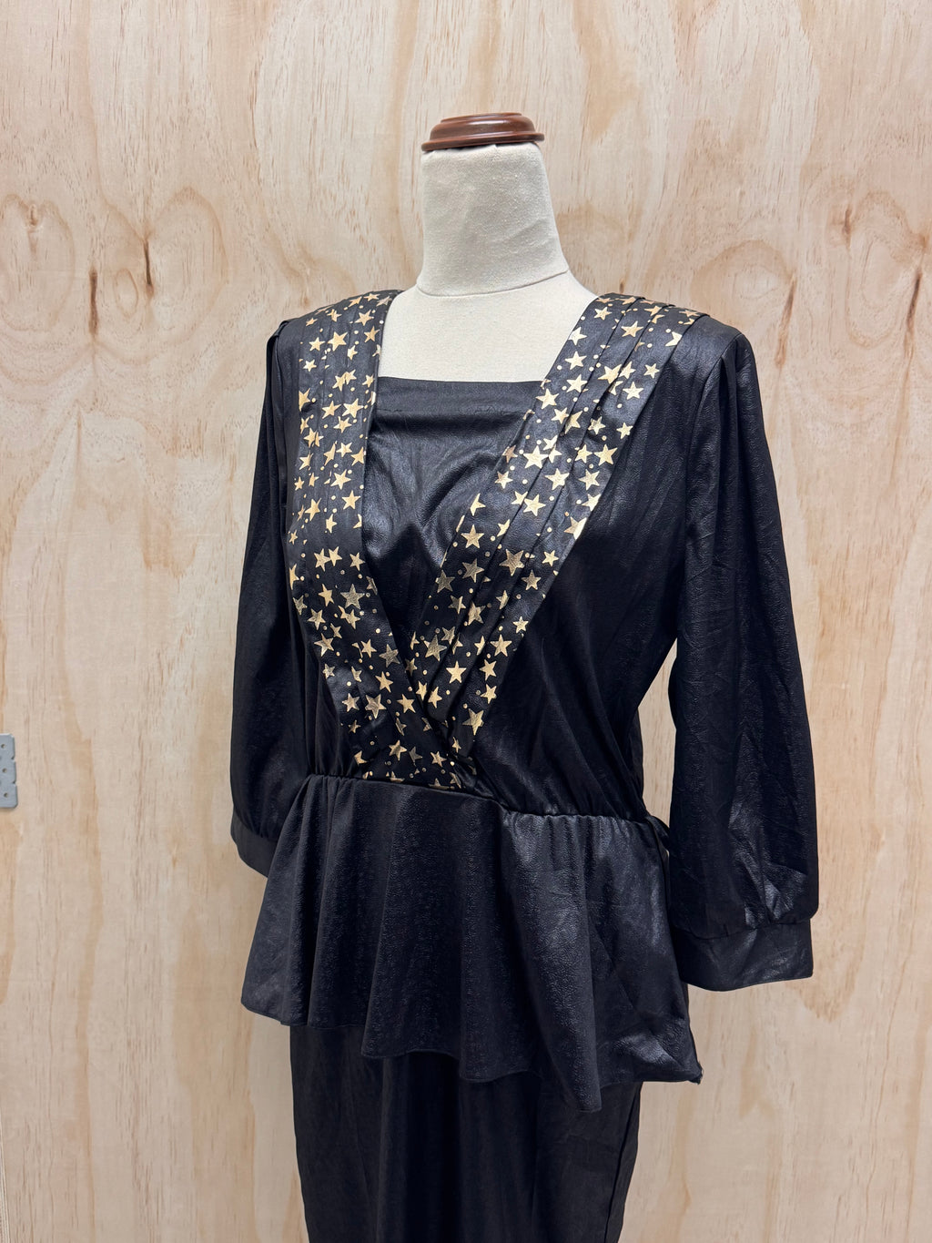 80s black star v- neck dress