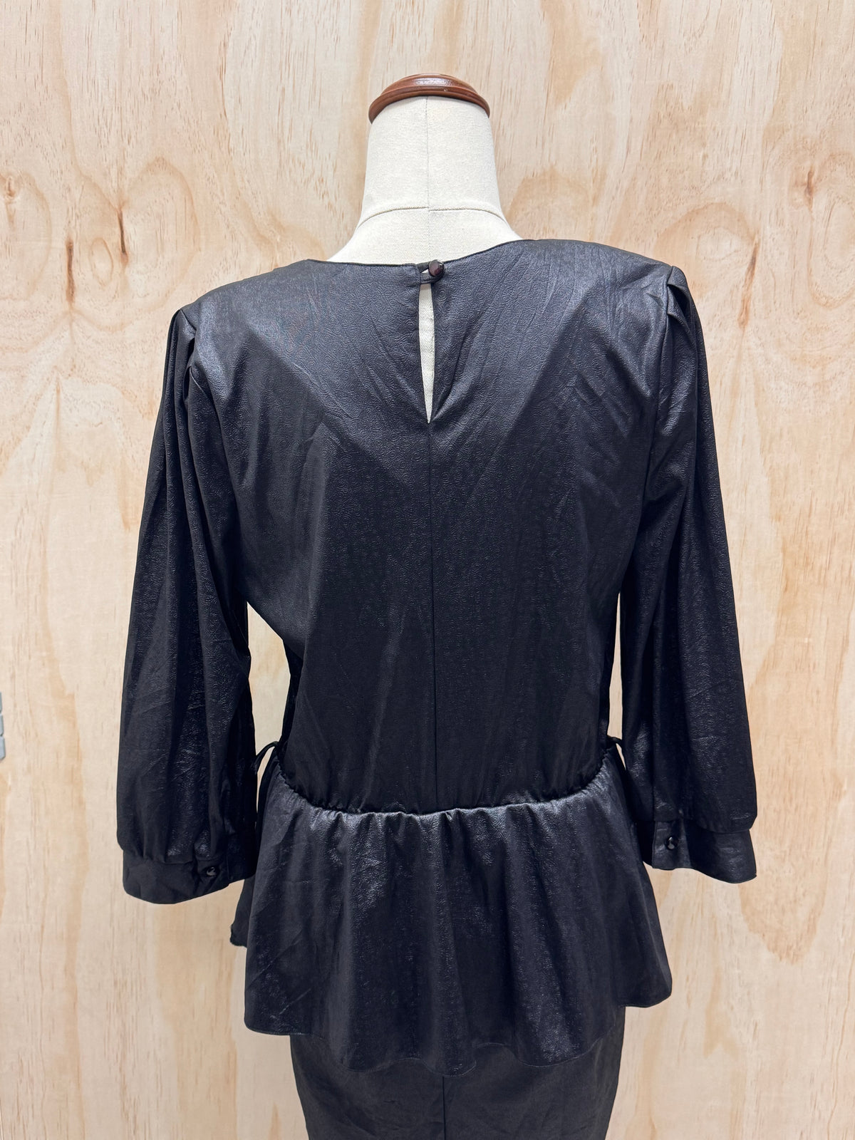 80s black star v- neck dress