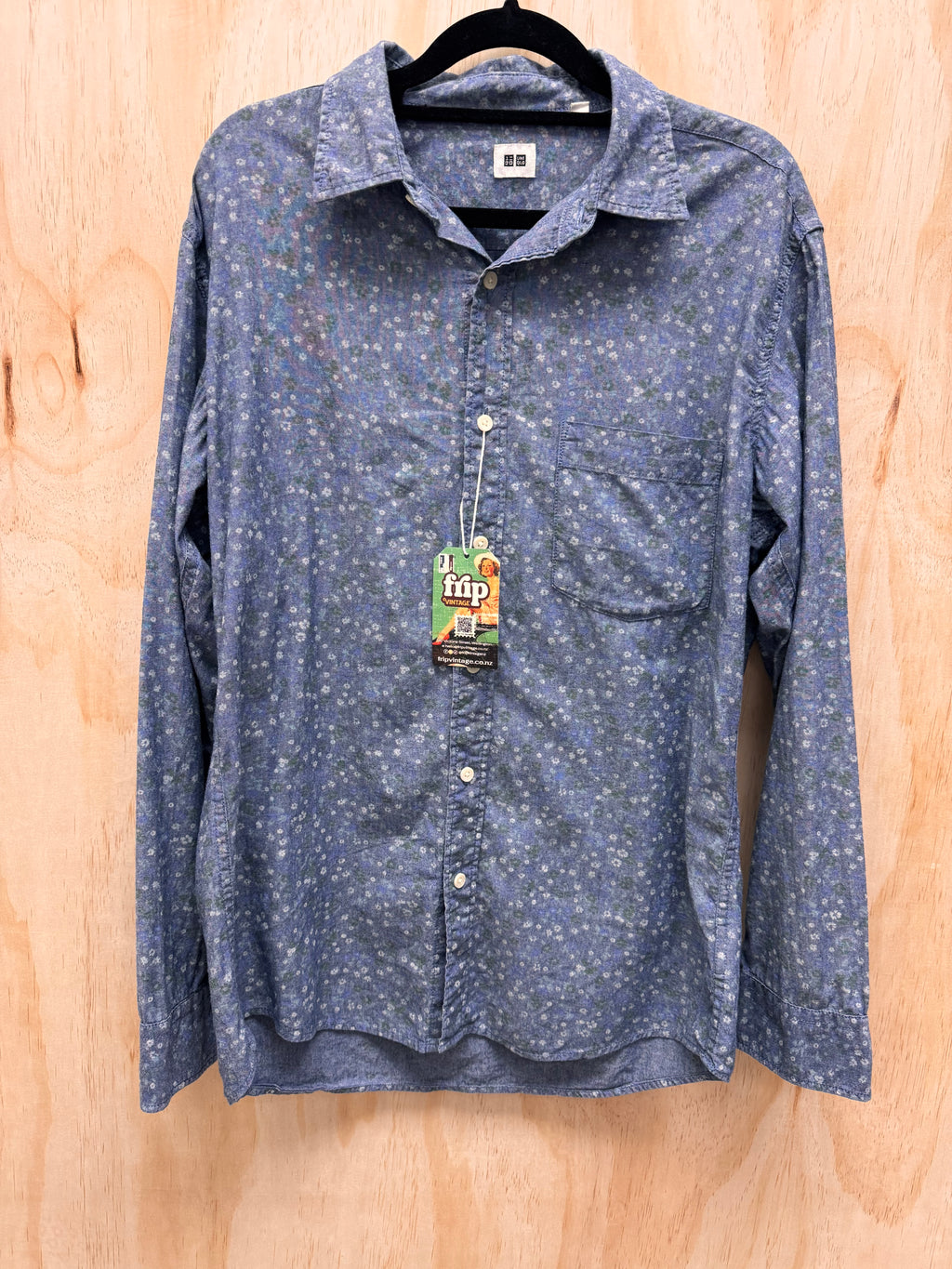 Dress Shirt - Uniqlo - Large