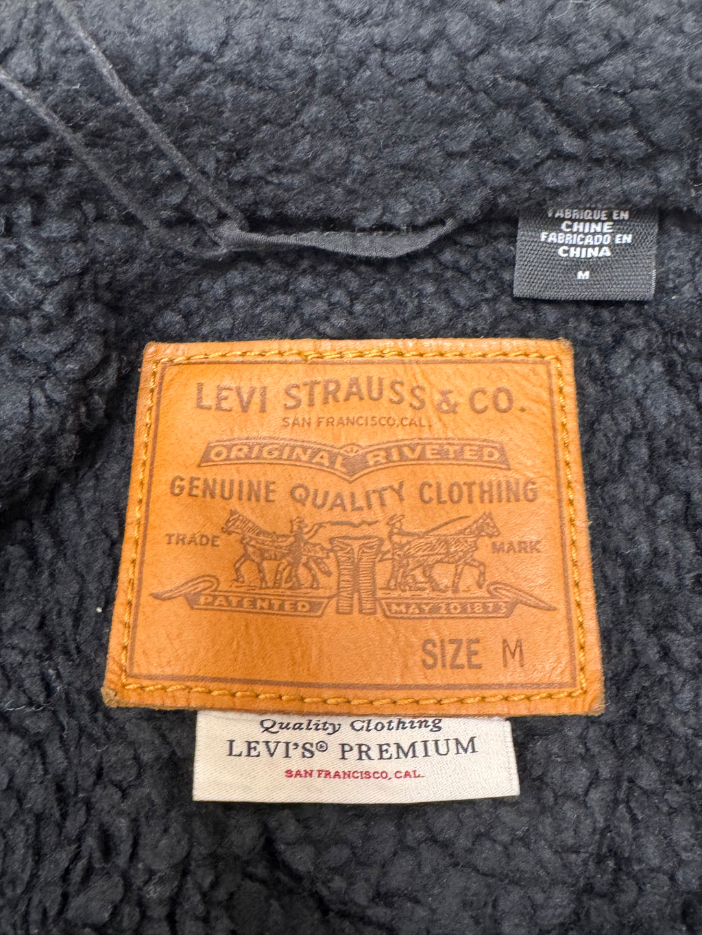 Levis Sherpa Jacket - medium
