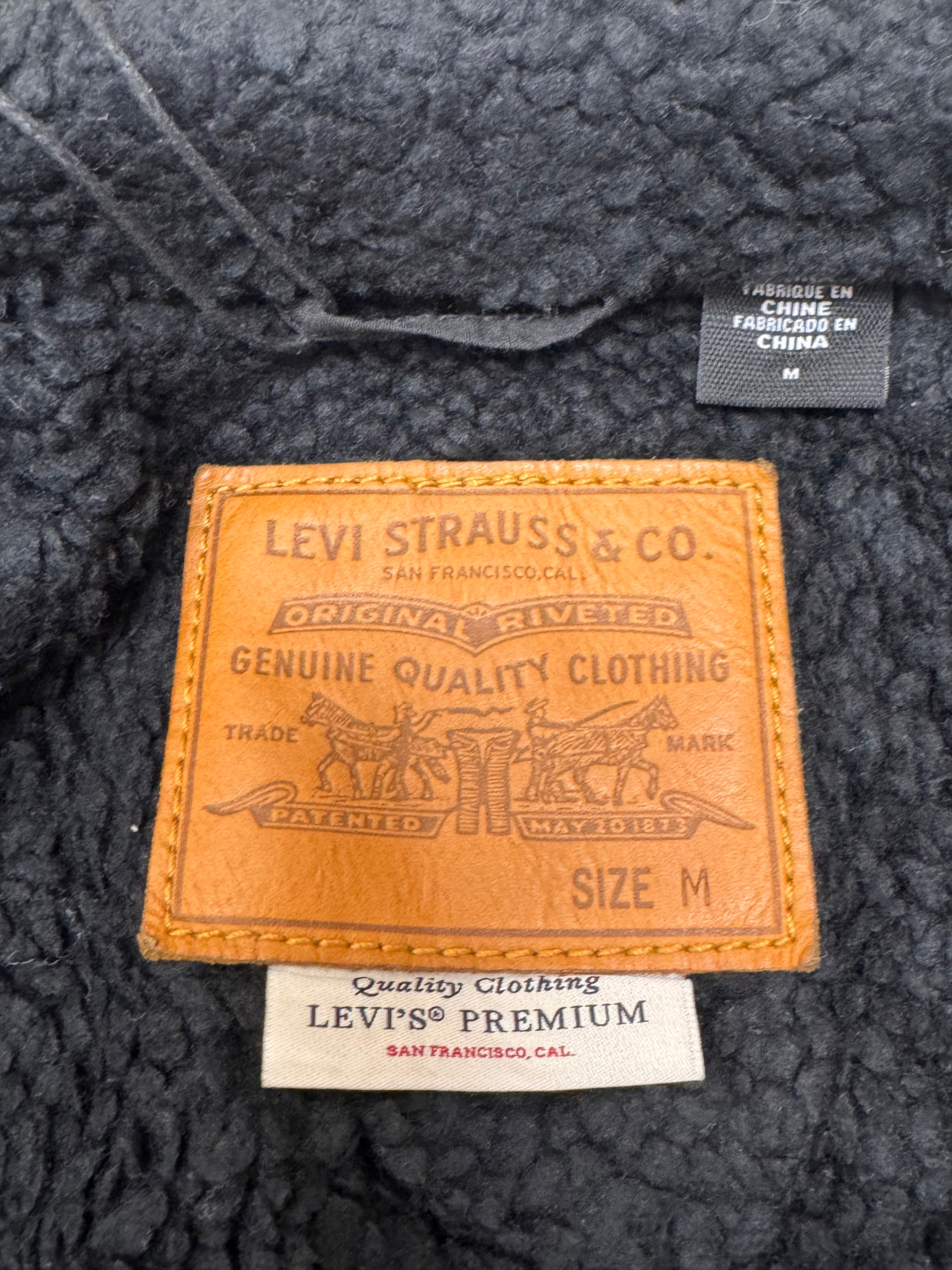 Levis Sherpa Jacket - medium